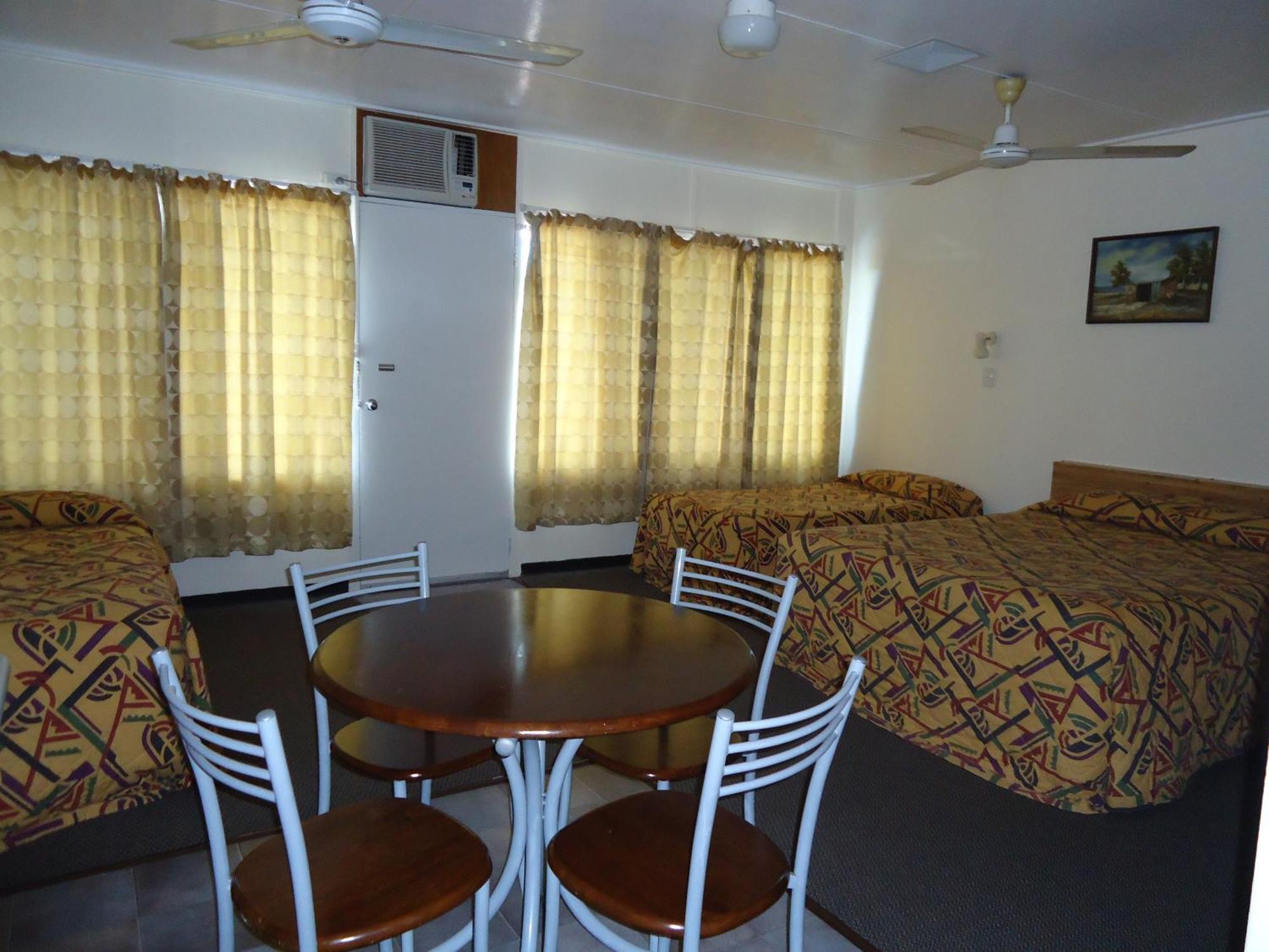 إينيسفيل Moondarra Motel المظهر الخارجي الصورة