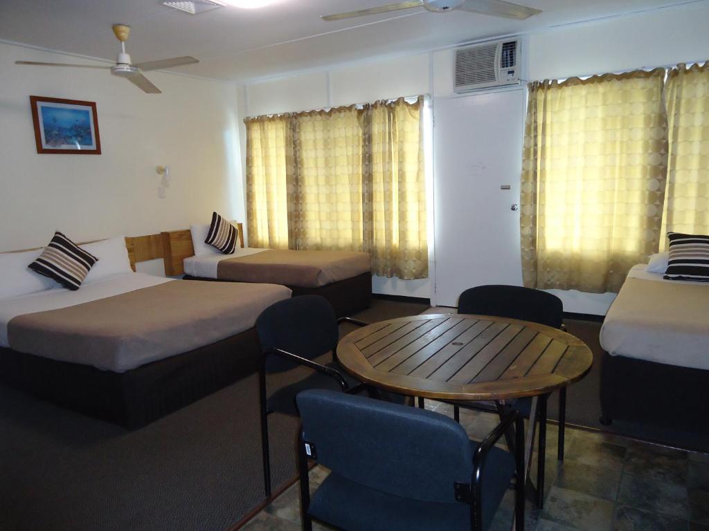 إينيسفيل Moondarra Motel الغرفة الصورة