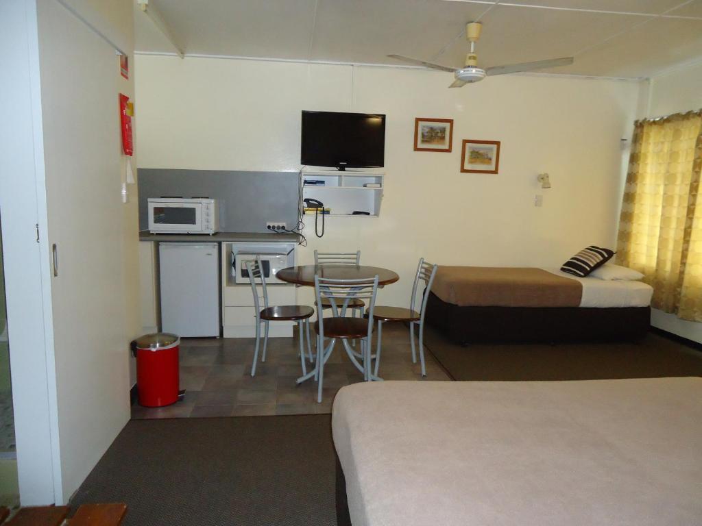 إينيسفيل Moondarra Motel الغرفة الصورة