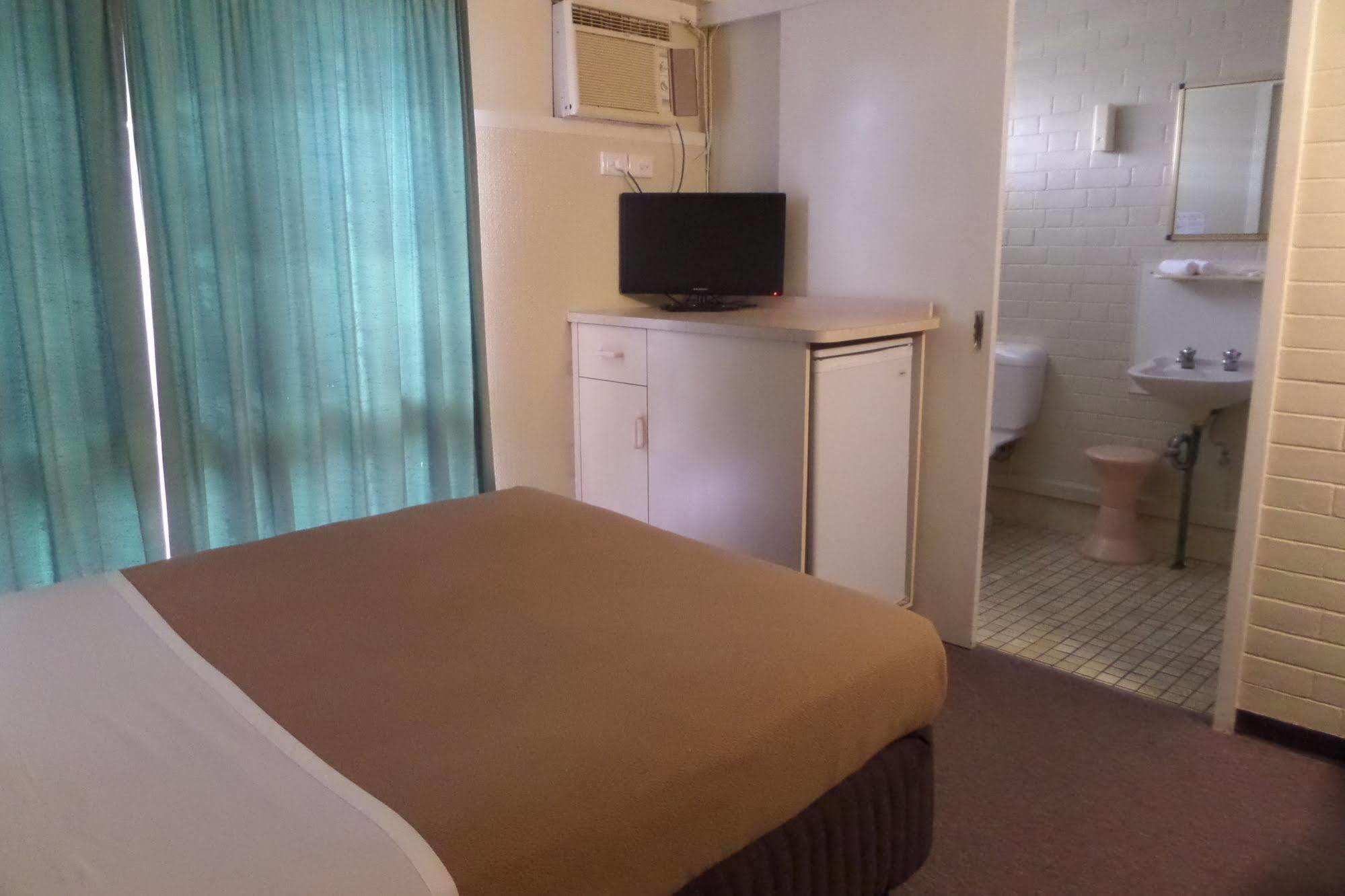 إينيسفيل Moondarra Motel المظهر الخارجي الصورة