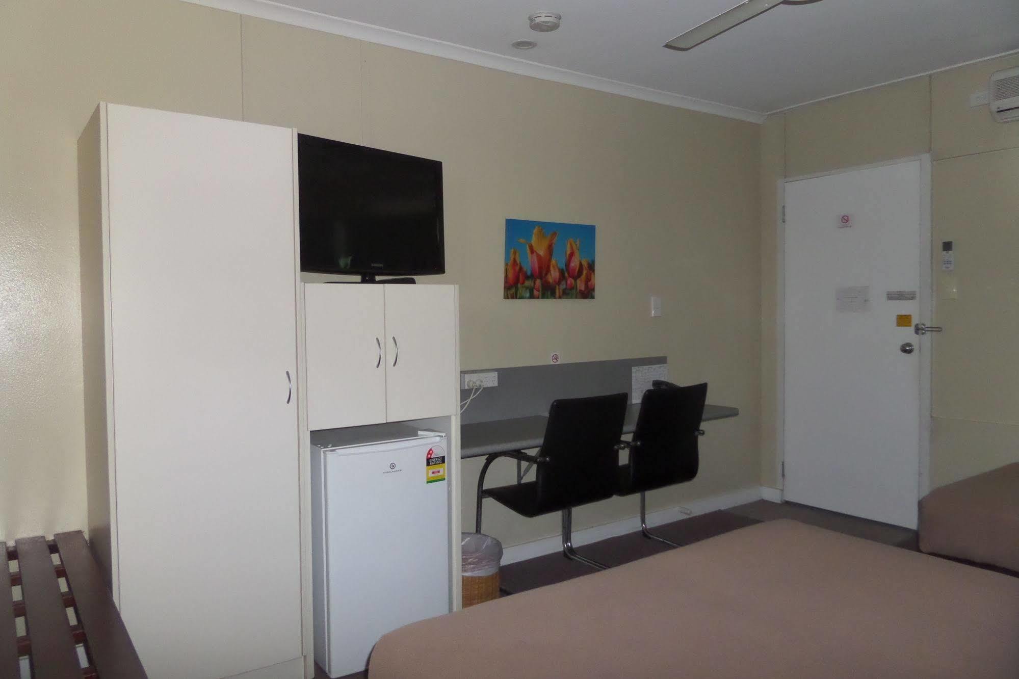 إينيسفيل Moondarra Motel المظهر الخارجي الصورة